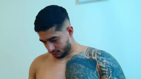 Snapshot of king_falconer chatting on February 7, 2026, 8:34 pm Angel Falconer online show from February 7, 2026, 8:34 pm