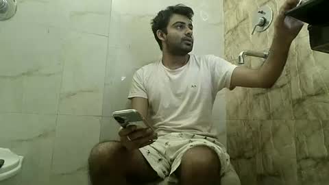 Snapshot of king_kong_india3 chatting on January 12, 2025, 6:59 pm Jay online show from January 12, 2025, 6:59 pm