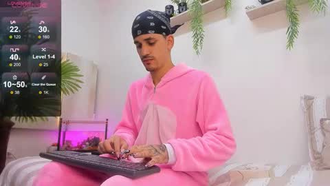 Snapshot of king_voy chatting on October 19, 2025, 8:42 pm king voy online show from October 19, 2025, 8:42 pm