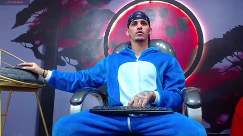 Snapshot of king_voy chatting on November 2, 2025, 8:11 pm king voy online show from November 2, 2025, 8:11 pm