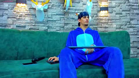 Snapshot of king_voy chatting on November 15, 2025, 9:32 pm king voy online show from November 15, 2025, 9:32 pm