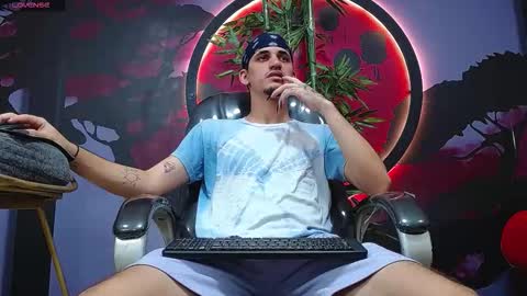 Snapshot of king_voy chatting on November 17, 2025, 8:03 pm king voy online show from November 17, 2025, 8:03 pm