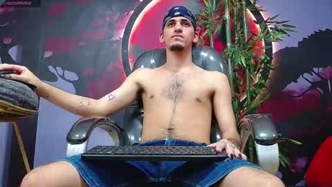 Snapshot of king_voy chatting on November 23, 2025, 8:30 pm king voy online show from November 23, 2025, 8:30 pm