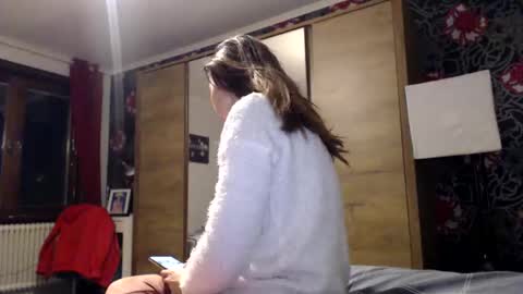 sexysexyhotwetpinkredpussy online show from April 15, 2026, 9:04 pm