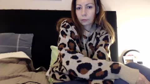 sexysexyhotwetpinkredpussy online show from April 24, 2026, 9:50 pm