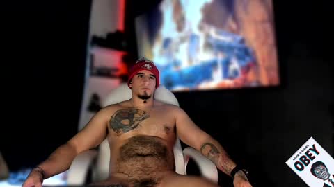 Snapshot of kingbear777 chatting on February 7, 2025, 7:38 pm King Bear online show from February 7, 2025, 7:38 pm