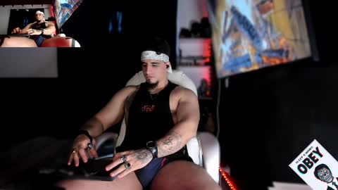 Snapshot of kingbear777 chatting on February 15, 2025, 1:31 am King Bear online show from February 15, 2025, 1:31 am