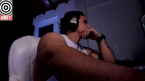 Snapshot of kingbear777 chatting on October 1, 2025, 12:11 pm King Bear online show from October 1, 2025, 12:11 pm