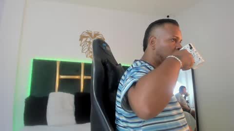 kingg_jay online show from May 23, 2026, 12:09 pm