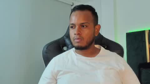 kingg_jay online show from June 22, 2026, 11:40 am