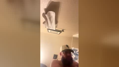 kingraw85x online show from April 1, 2026, 1:12 pm