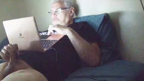 kingtongue10 online show from October 7, 2025, 7:11 pm