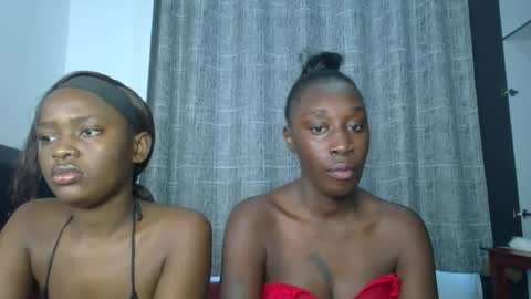 Snapshot of kinky_leila chatting on June 22, 2026, 5:15 am kinky_leila online show from June 22, 2026, 5:15 am