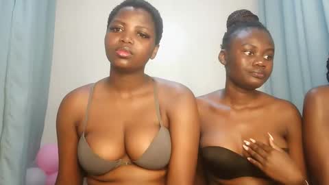 Snapshot of kinky_lola1 chatting on September 29, 2025, 12:49 am Lola online show from September 29, 2025, 12:49 am