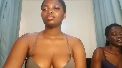 Snapshot of kinky_lola1 chatting on September 29, 2025, 12:54 pm Lola online show from September 29, 2025, 12:54 pm