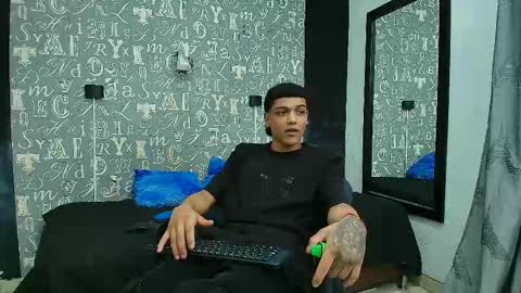   online show from September 25, 2025, 7:06 pm