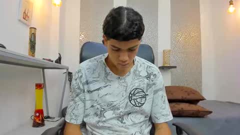   online show from October 17, 2025, 1:03 pm