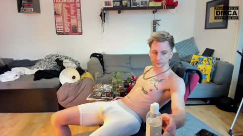 Snapshot of kinky_spidey chatting on December 23, 2024, 1:45 pm kinky_spidey online show from December 23, 2024, 1:45 pm