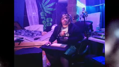 Snapshot of kinkybiguy14 chatting on June 23, 2026, 2:53 am Kinky Cassie online show from June 23, 2026, 2:53 am