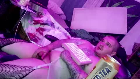 Snapshot of kinkybiguy14 chatting on July 5, 2026, 4:19 am Kinky Cassie online show from July 5, 2026, 4:19 am