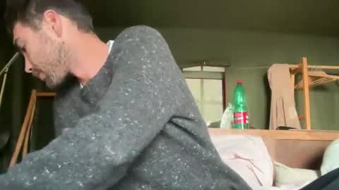 M online show from November 10, 2025, 2:49 pm