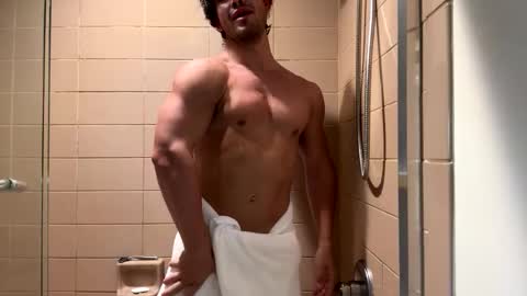 Snapshot of kinkybuffboy chatting on November 26, 2025, 5:36 pm kinkybuffboy online show from November 26, 2025, 5:36 pm