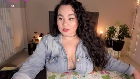 Snapshot of kinkyelise chatting on June 17, 2026, 5:21 am Jenny online show from June 17, 2026, 5:21 am