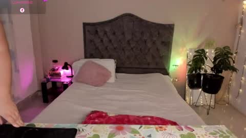 Snapshot of kinkyelise chatting on June 23, 2026, 5:05 am Jenny online show from June 23, 2026, 5:05 am
