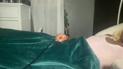 Bunniii online show from February 8, 2025, 9:46 am