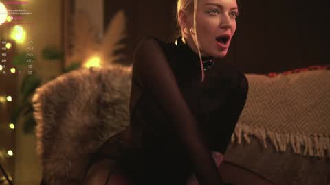 kinkylina_ online show from January 1, 2025, 5:22 pm