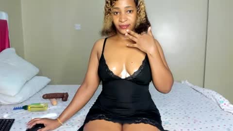 Kinky online show from July 3, 2026, 7:26 am