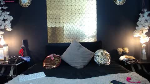 kinkyy_mom online show from October 28, 2025, 3:04 pm