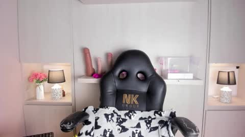 M A R A  online show from February 4, 2026, 11:49 am