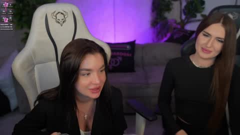 Sweet girls online show from November 17, 2025, 9:42 pm