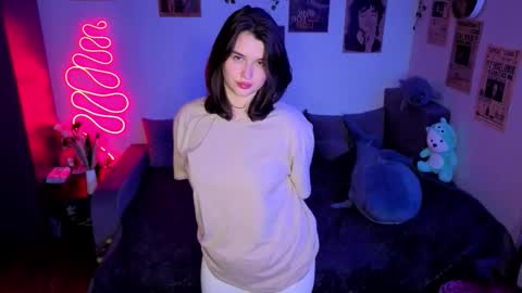 Kira VanKick online show from October 20, 2025, 7:03 pm