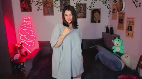 Kira VanKick online show from October 30, 2025, 5:13 pm