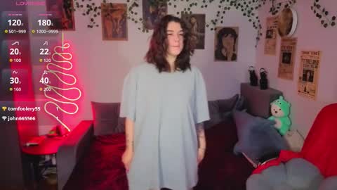 Kira VanKick online show from November 11, 2025, 4:51 pm