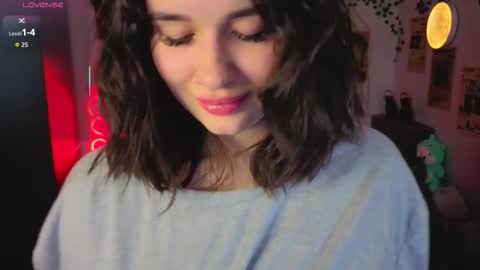 Kira VanKick online show from November 12, 2025, 4:40 pm