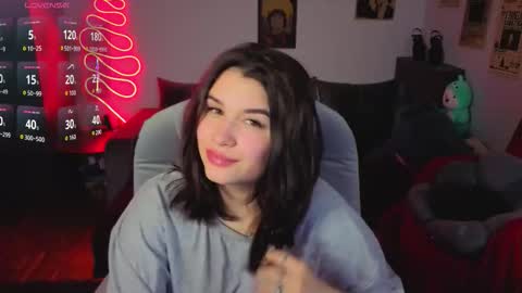 Kira VanKick online show from November 14, 2025, 4:06 pm