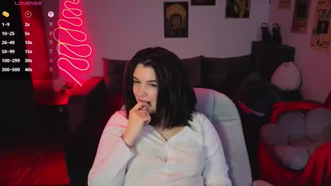 Kira VanKick online show from December 3, 2025, 5:00 pm