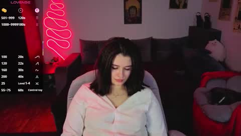 Kira VanKick online show from December 4, 2025, 5:43 pm