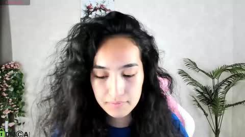 Aura online show from September 17, 2025, 3:41 am