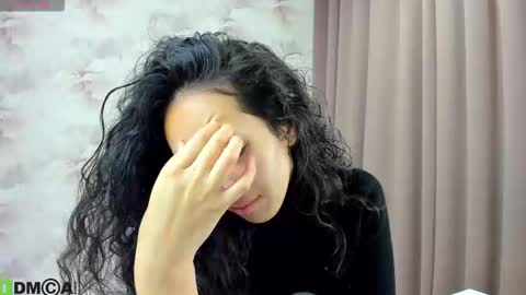 Aura online show from October 2, 2025, 3:02 am