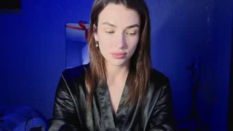 Kira love1 online show from May 13, 2026, 6:05 pm