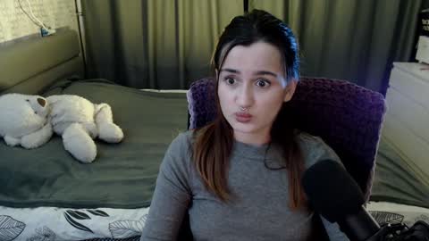 Snapshot of kira_yammy chatting on December 19, 2024, 10:32 pm Kira  follow me  online show from December 19, 2024, 10:32 pm