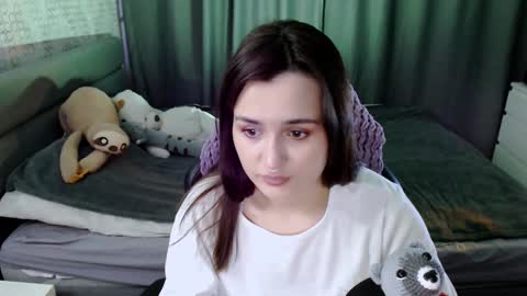 Snapshot of kira_yammy chatting on January 31, 2025, 1:12 pm Kira  follow me  online show from January 31, 2025, 1:12 pm