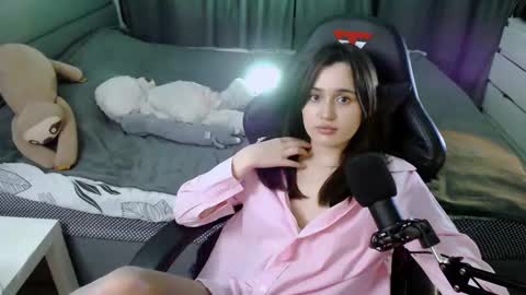 Snapshot of kira_yammy chatting on February 14, 2025, 1:45 am Kira  follow me  online show from February 14, 2025, 1:45 am