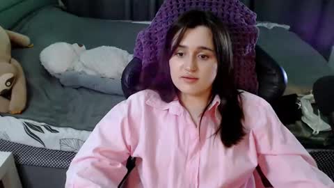 Snapshot of kira_yammy chatting on February 14, 2025, 4:47 am Kira  follow me  online show from February 14, 2025, 4:47 am