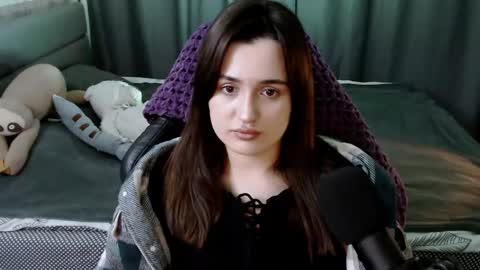 Snapshot of kira_yammy chatting on February 14, 2025, 2:54 pm Kira  follow me  online show from February 14, 2025, 2:54 pm