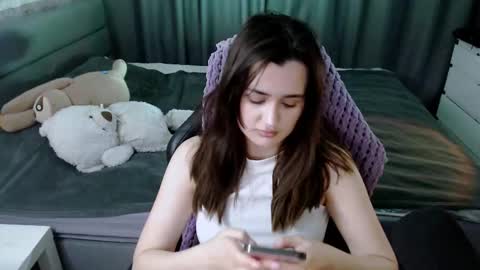 Snapshot of kira_yammy chatting on March 1, 2025, 10:21 pm Kira  follow me  online show from March 1, 2025, 10:21 pm